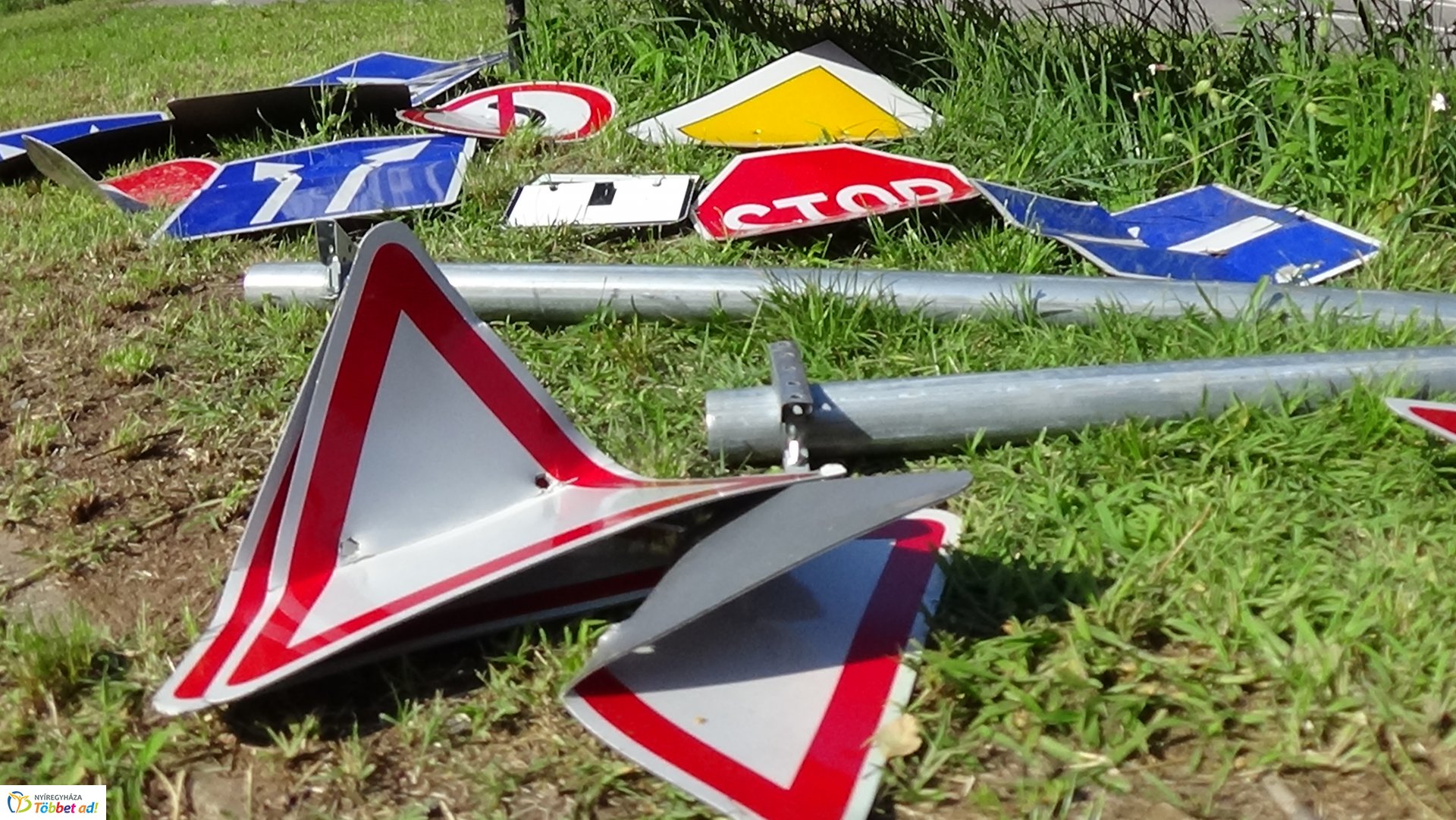 KRESZ-táblákat rongáltak Nyíregyházán