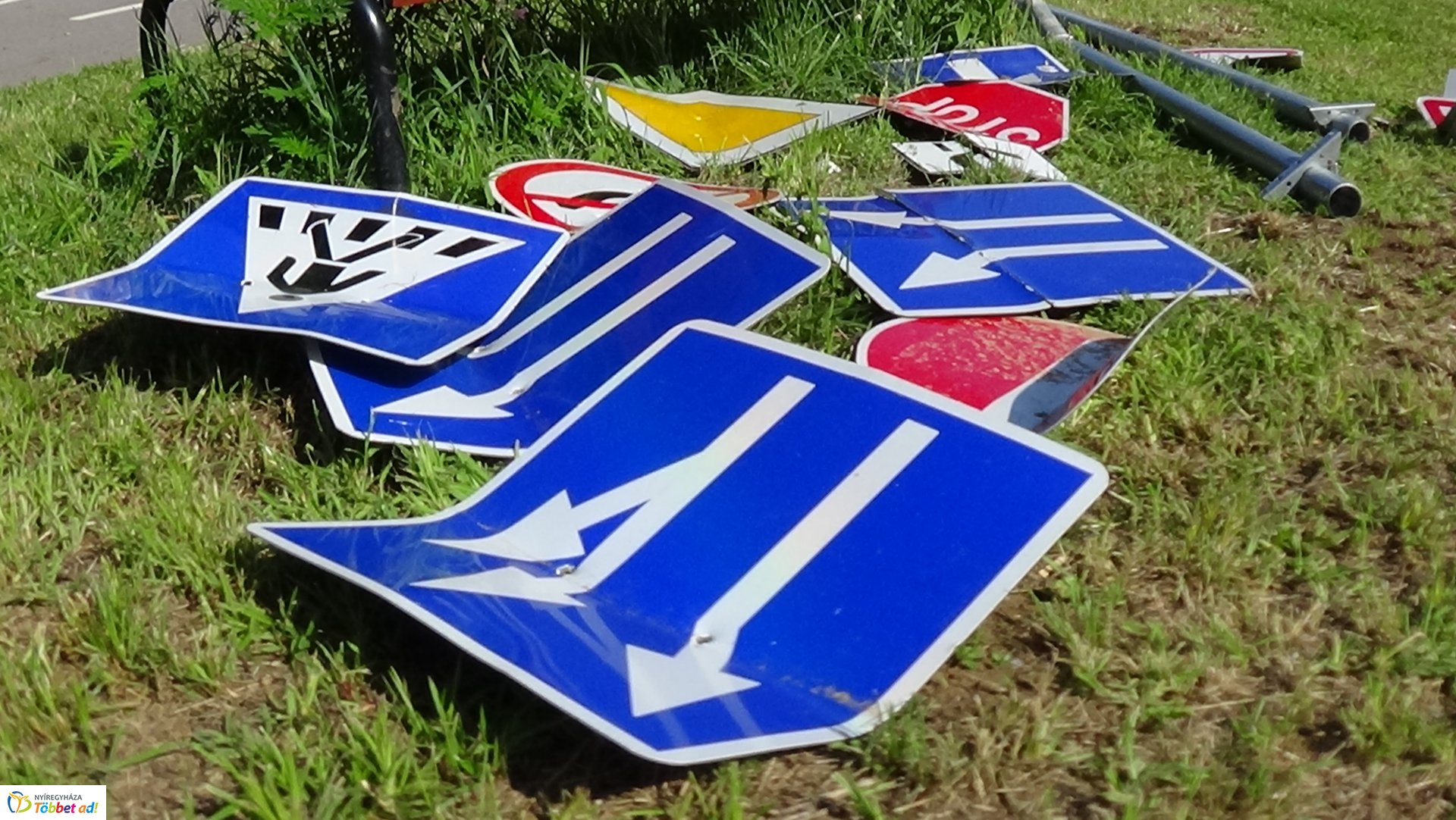 KRESZ-táblákat rongáltak Nyíregyházán