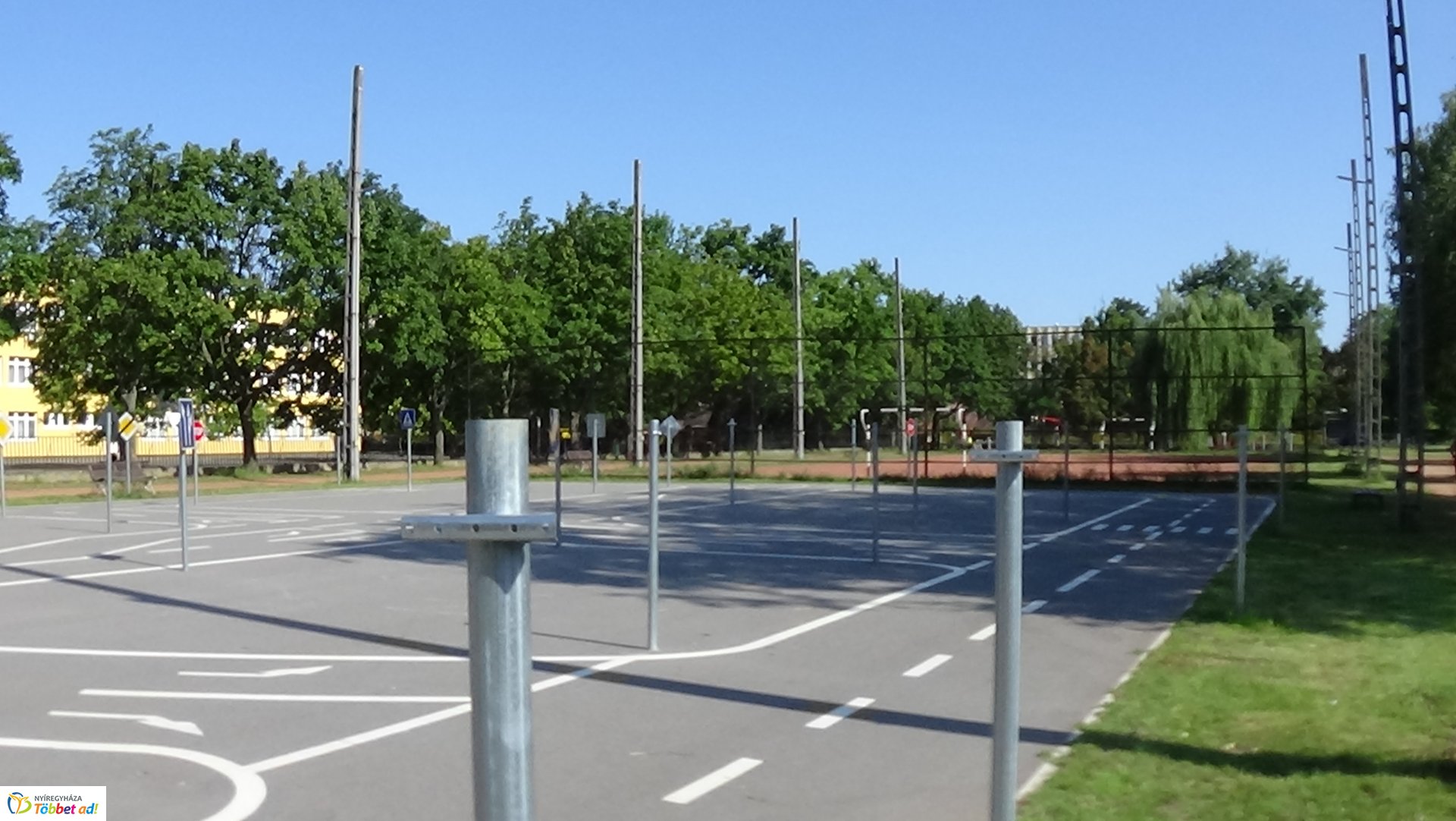 KRESZ-táblákat rongáltak Nyíregyházán