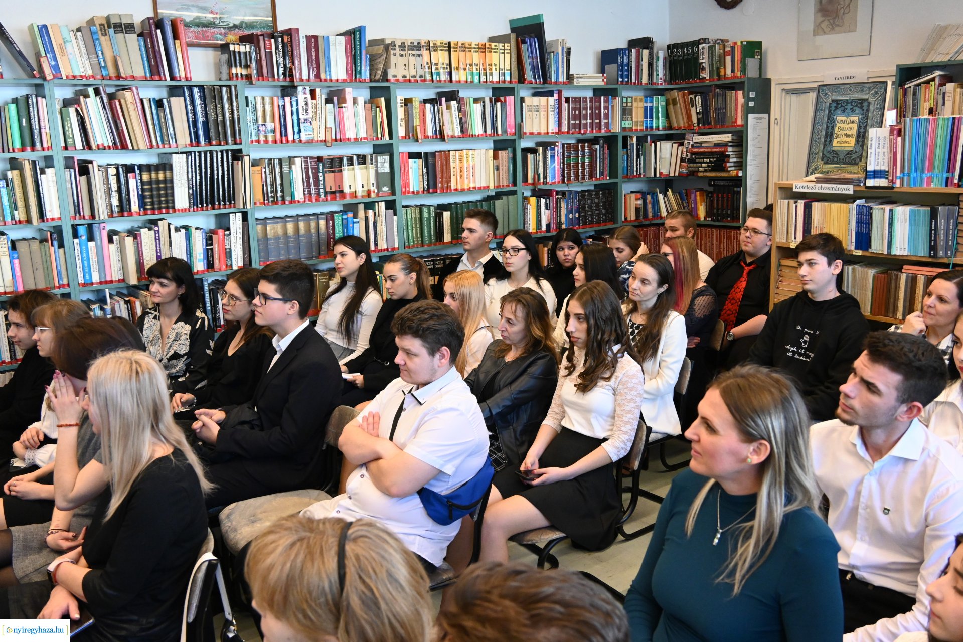 "Krúdy és Váci nyomában" - kreatív művészeti verseny középiskolásoknak