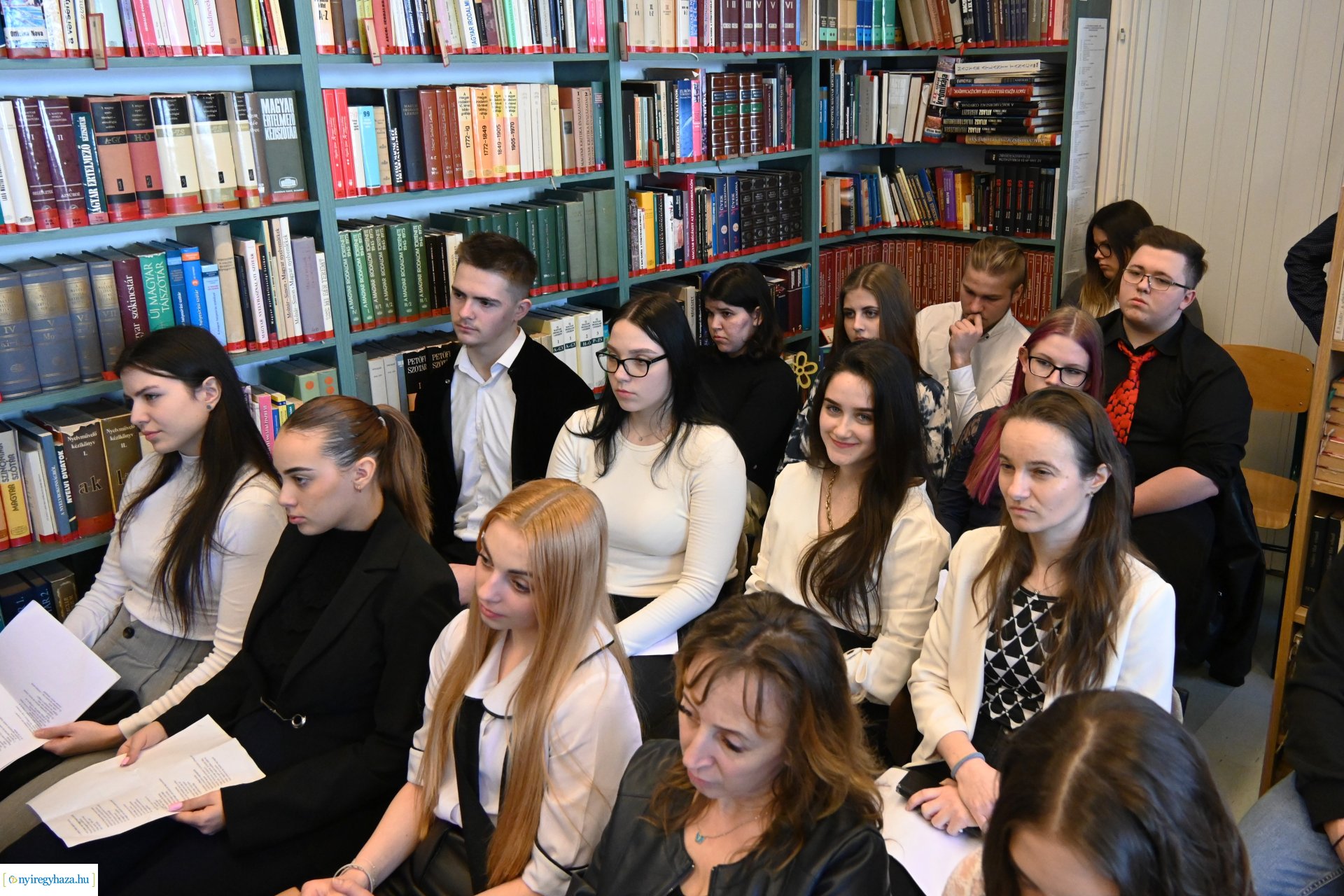 "Krúdy és Váci nyomában" - kreatív művészeti verseny középiskolásoknak