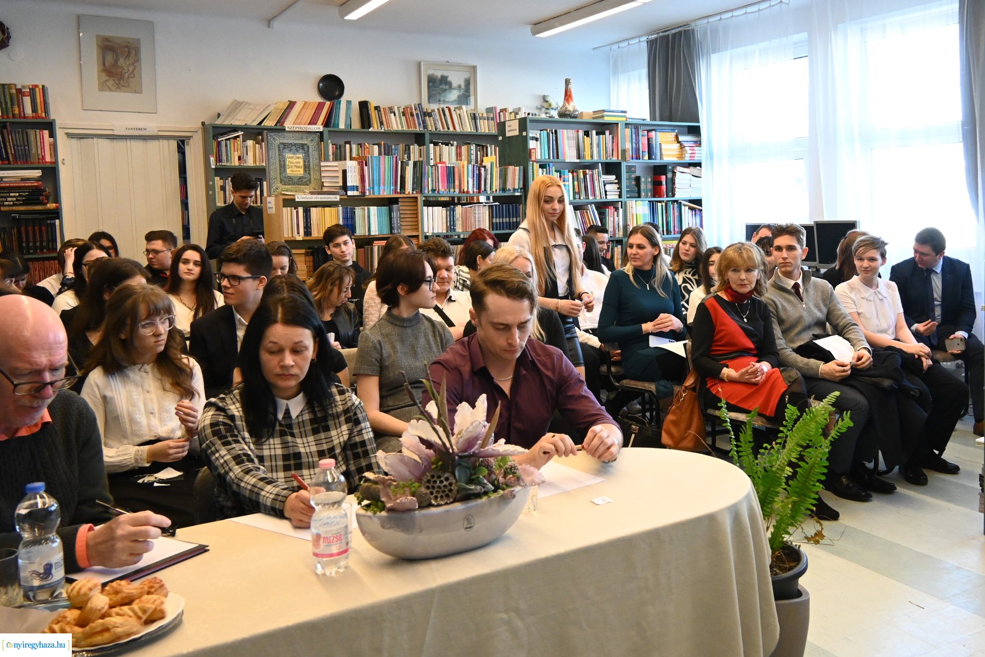 "Krúdy és Váci nyomában" - kreatív művészeti verseny középiskolásoknak