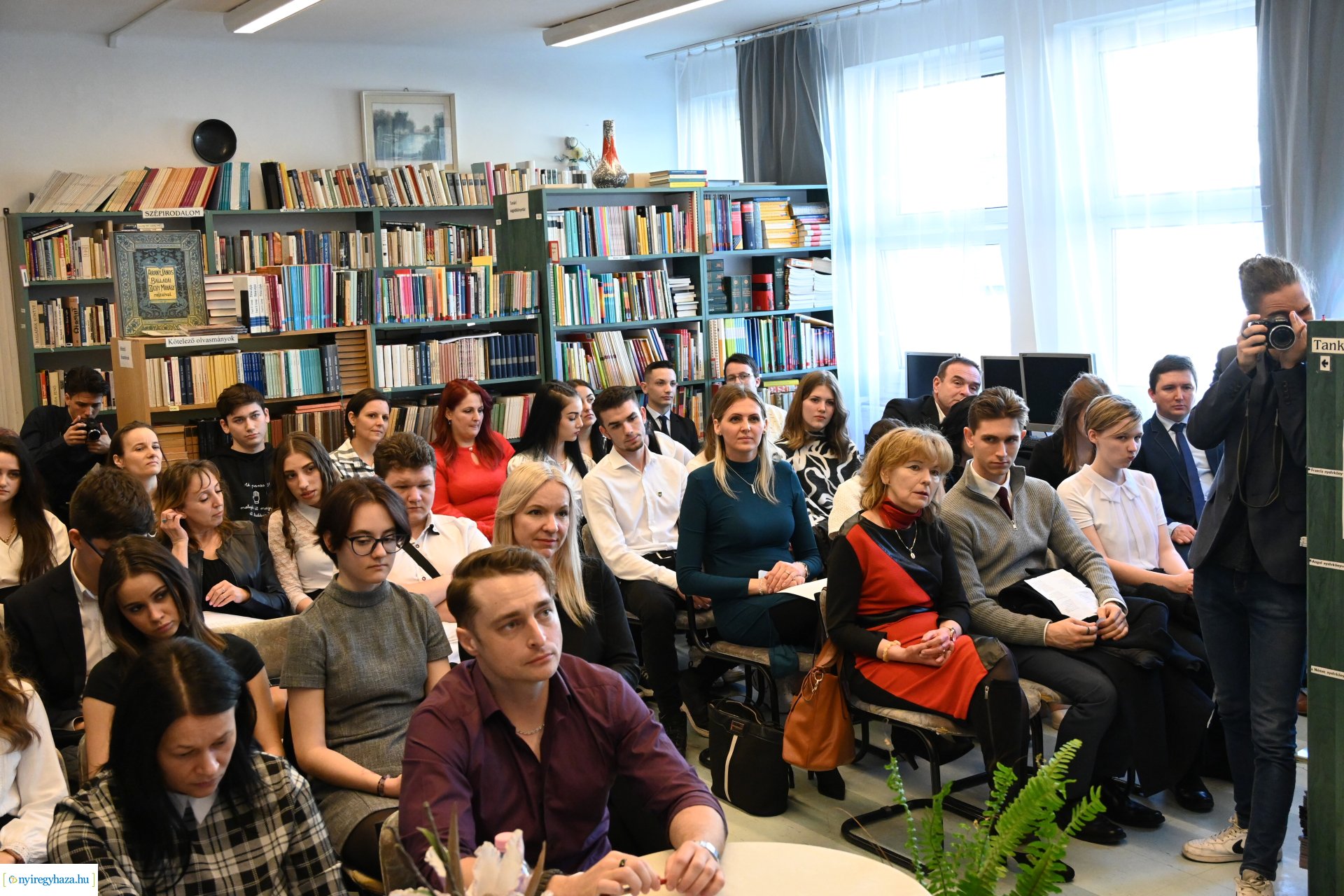 "Krúdy és Váci nyomában" - kreatív művészeti verseny középiskolásoknak