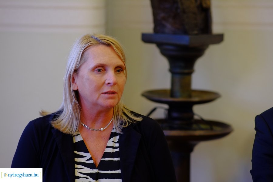 Kulcsátadás és egészségterv a kórházban