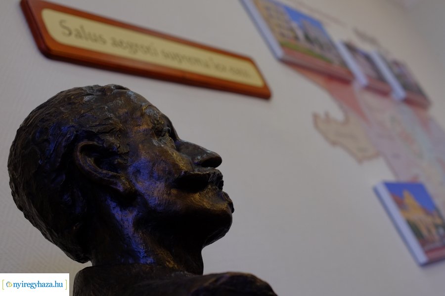 Kulcsátadás és egészségterv a kórházban