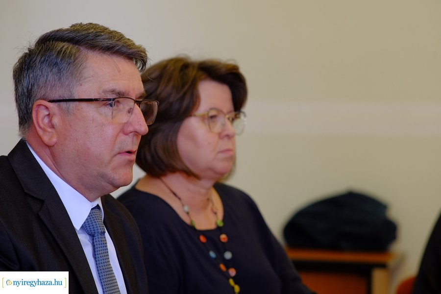 Kulcsátadás és egészségterv a kórházban