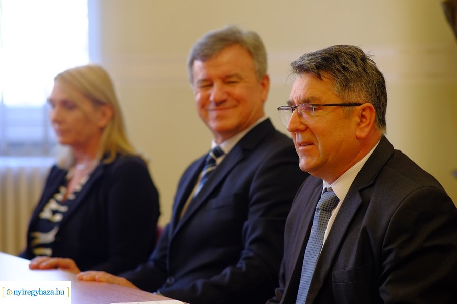 Kulcsátadás és egészségterv a kórházban