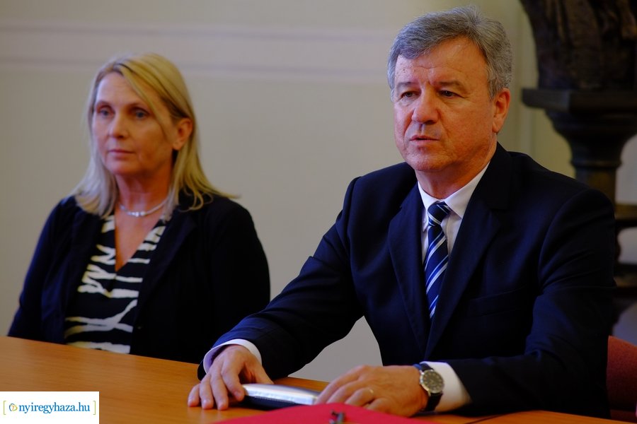 Kulcsátadás és egészségterv a kórházban