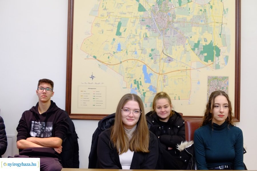 Külföldi diákok a Városházán 20221202