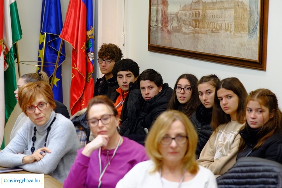 Külföldi diákok a Városházán 20221202