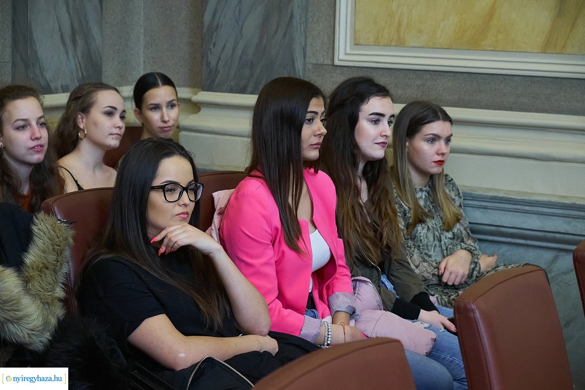 Külföldi diákok látogattak a Városházára  -  20200303