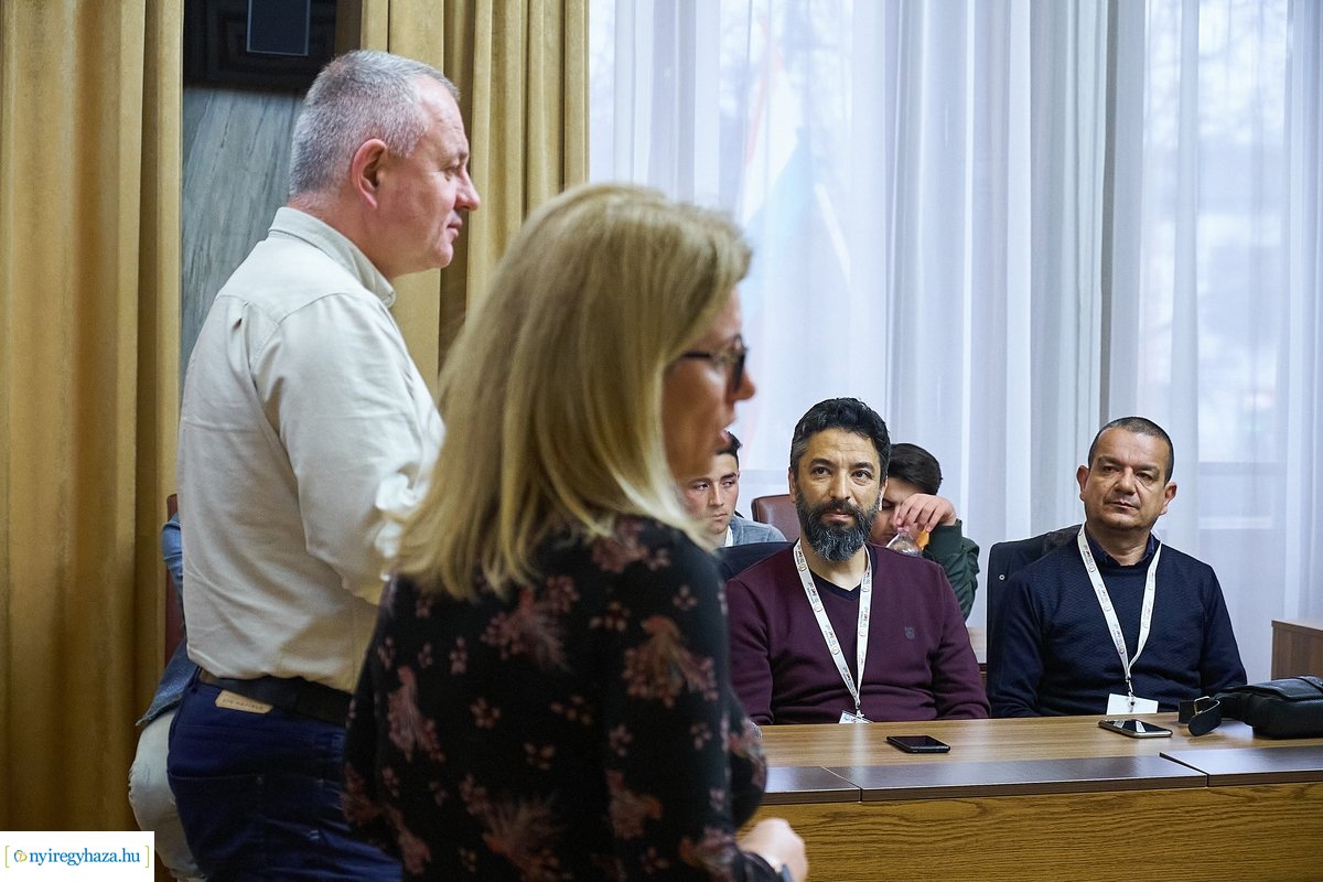 Külföldi diákok látogattak a Városházára  -  20200303