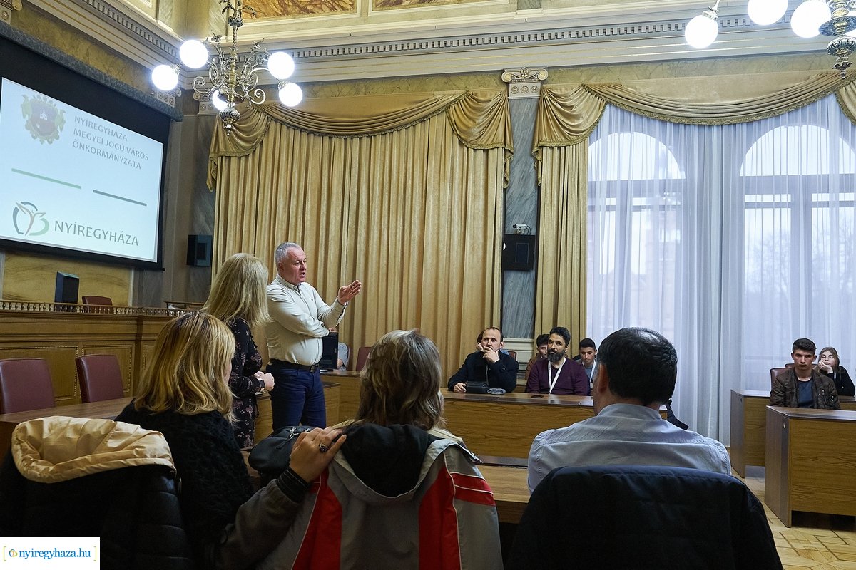 Külföldi diákok látogattak a Városházára  -  20200303