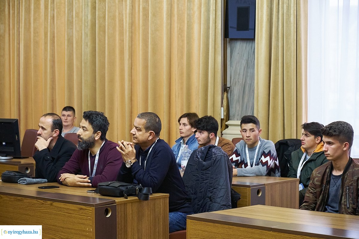 Külföldi diákok látogattak a Városházára  -  20200303