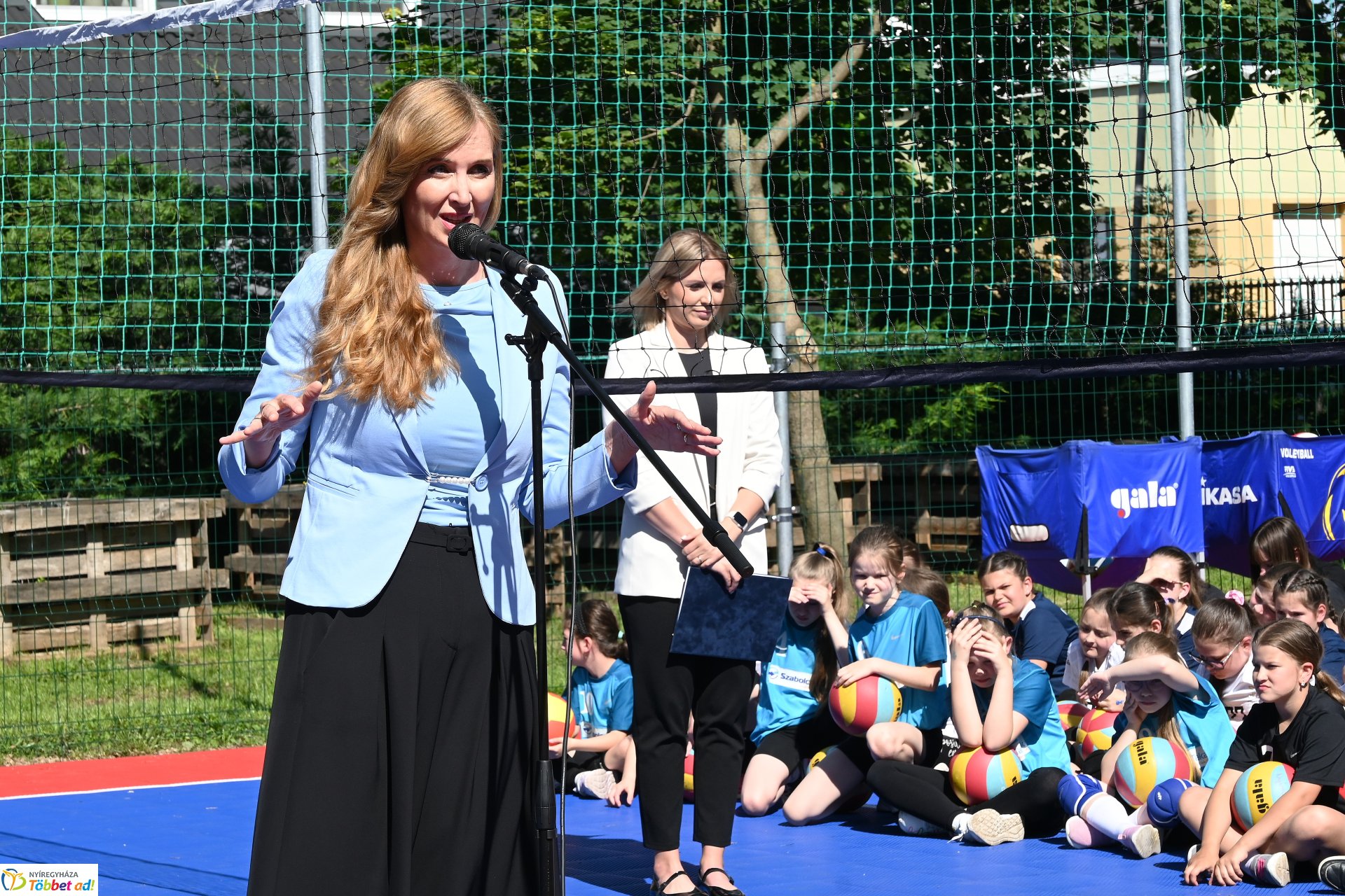 Kültéri röplabdapályát avattak a Bem-ben