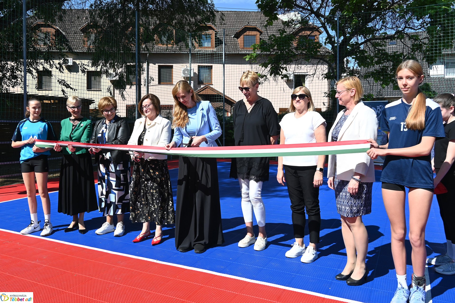 Kültéri röplabdapályát avattak a Bem-ben