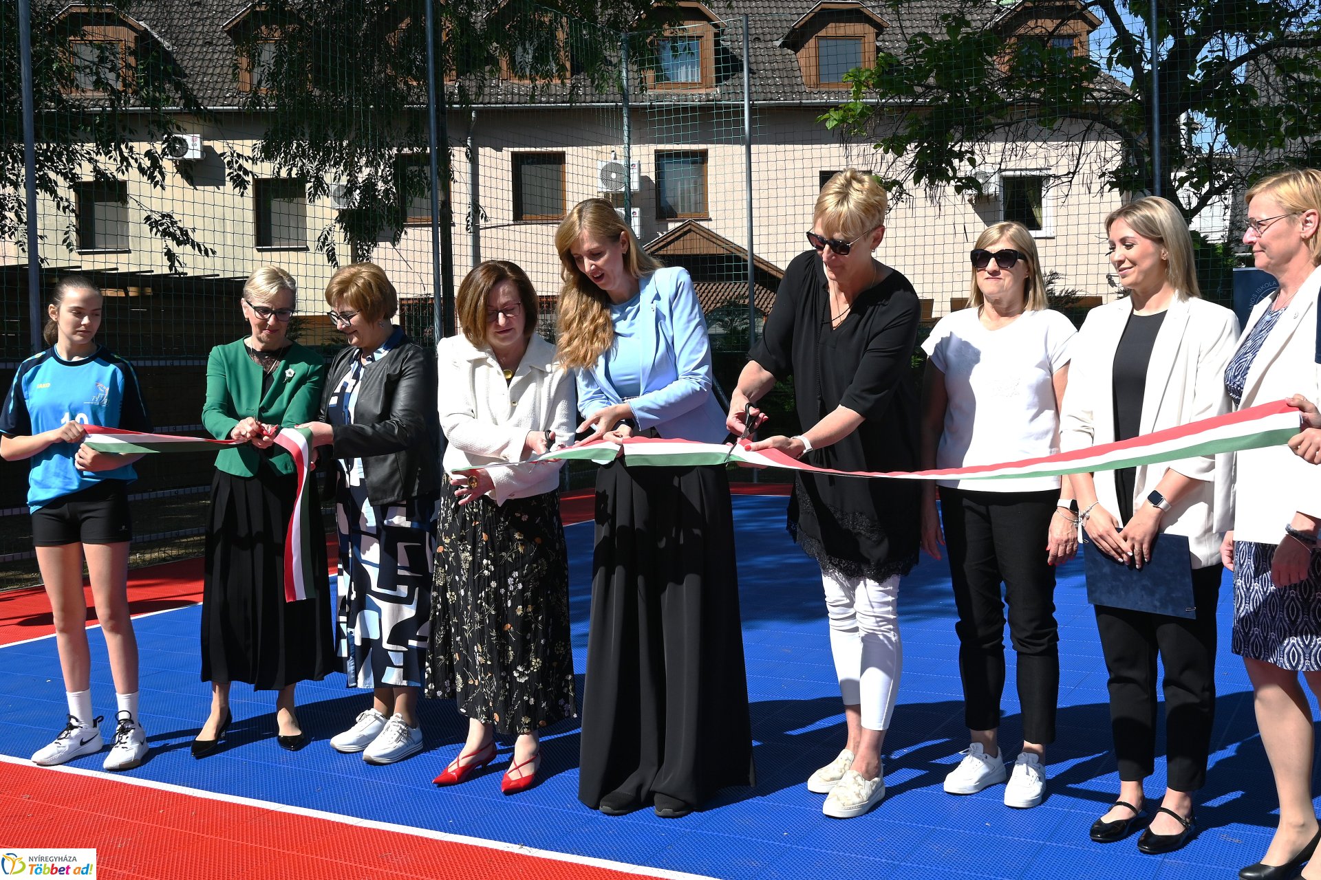 Kültéri röplabdapályát avattak a Bem-ben