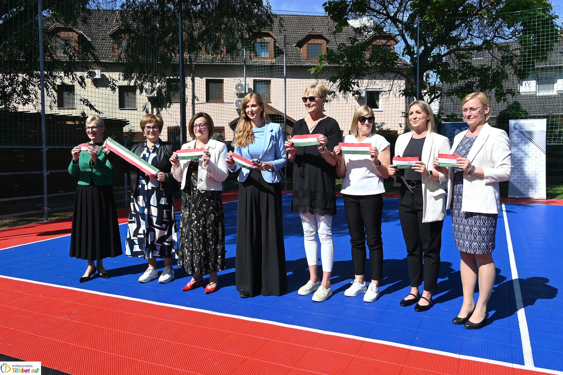 Kültéri röplabdapályát avattak a Bem-ben