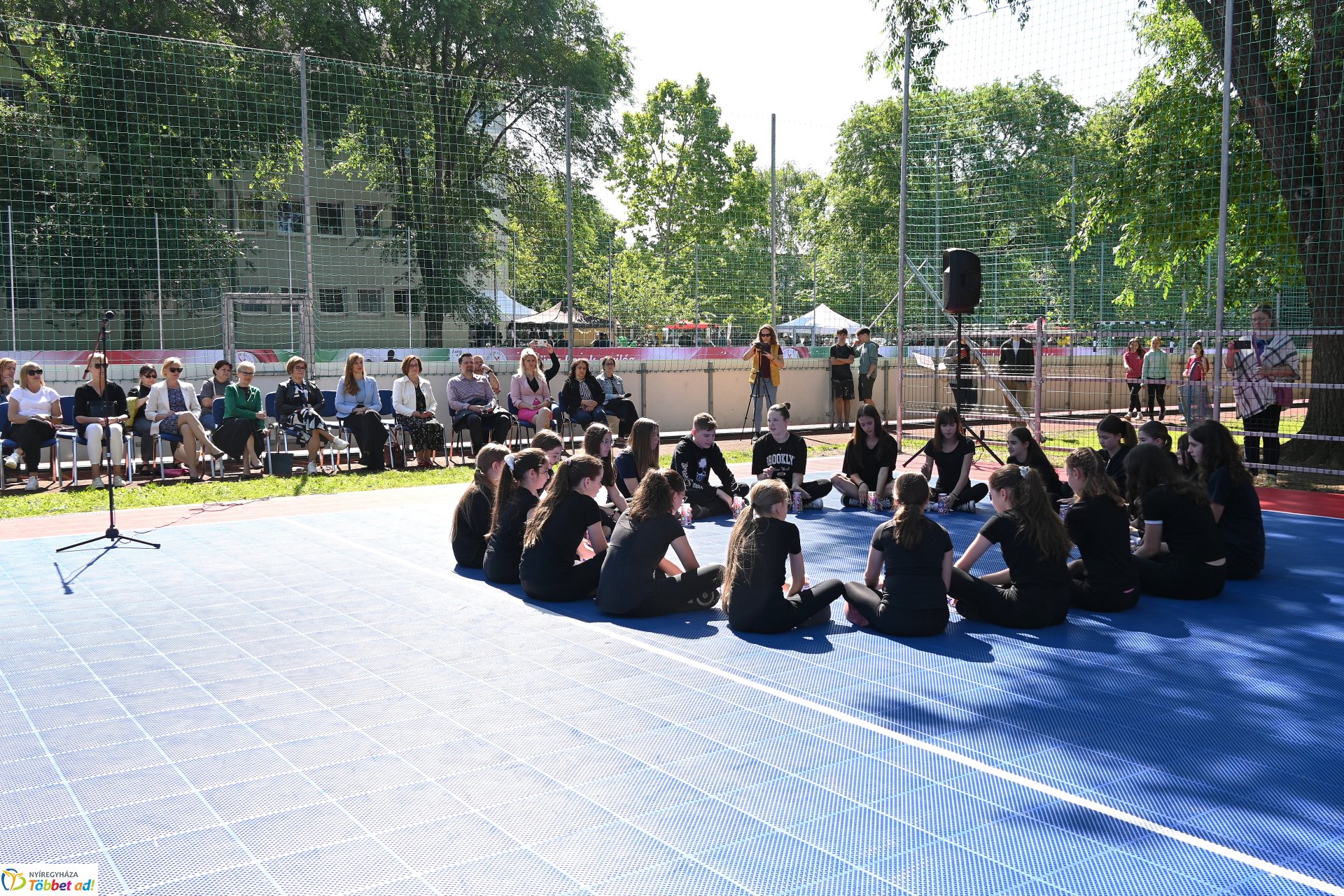 Kültéri röplabdapályát avattak a Bem-ben