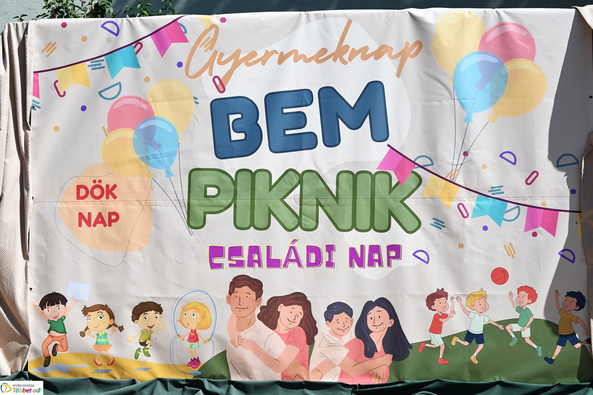 Kültéri röplabdapályát avattak a Bem-ben