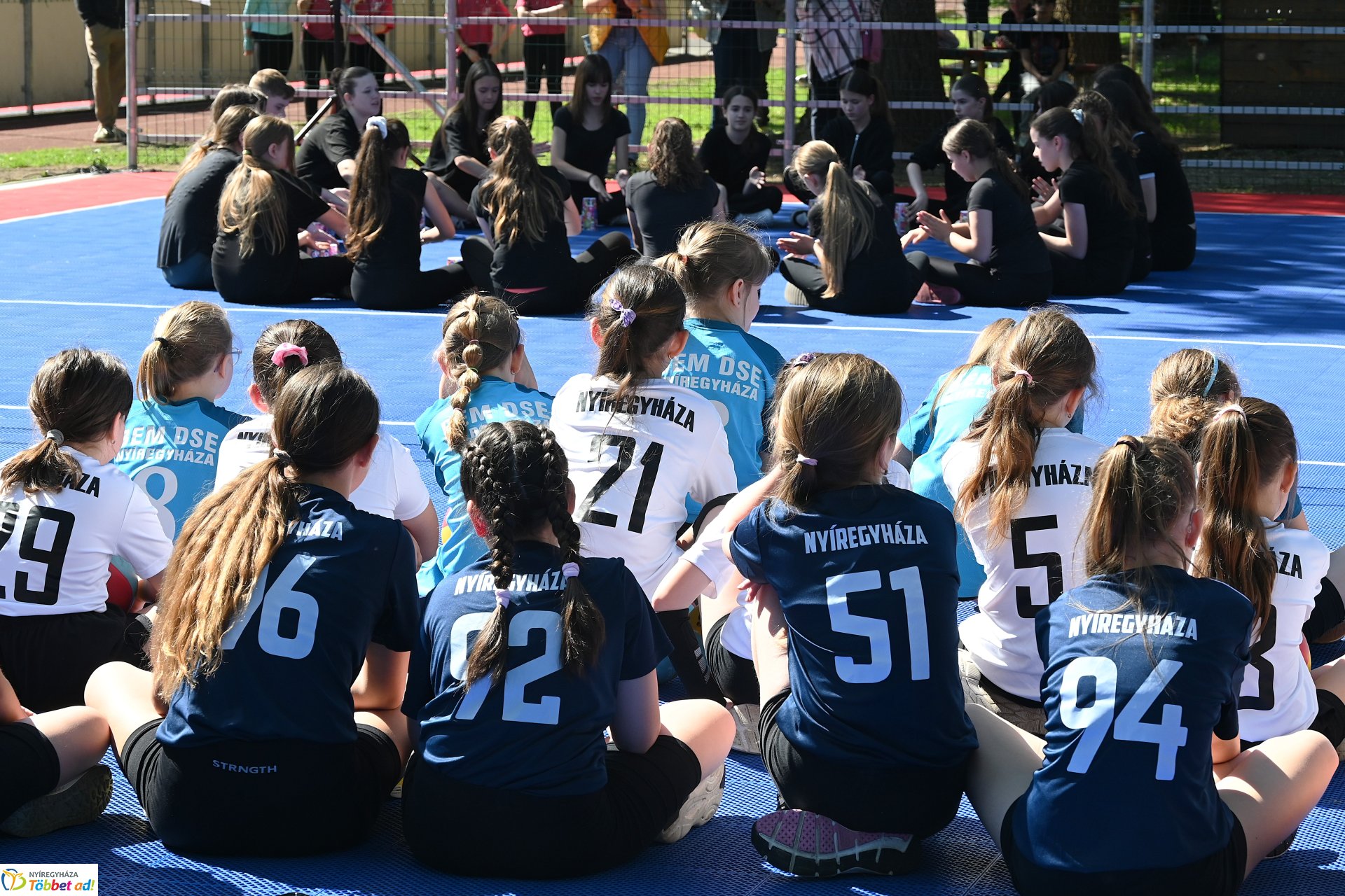 Kültéri röplabdapályát avattak a Bem-ben