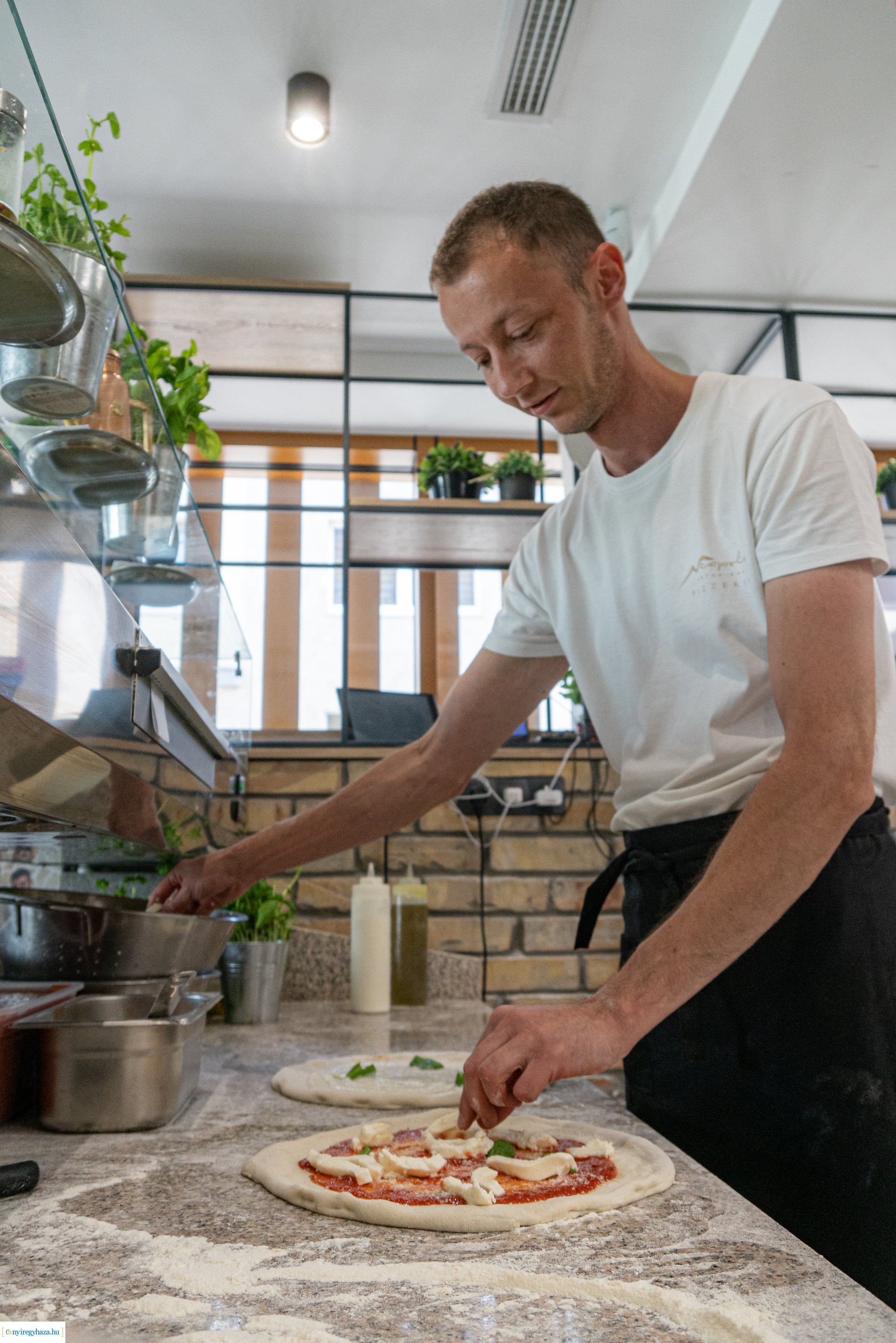 Kulturális feltöltődés és olasz ízek Nyíregyházán, a Neapolis Pizzériában