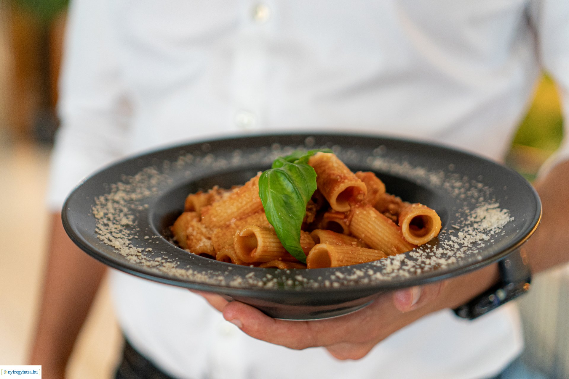 Kulturális feltöltődés és olasz ízek Nyíregyházán, a Neapolis Pizzériában