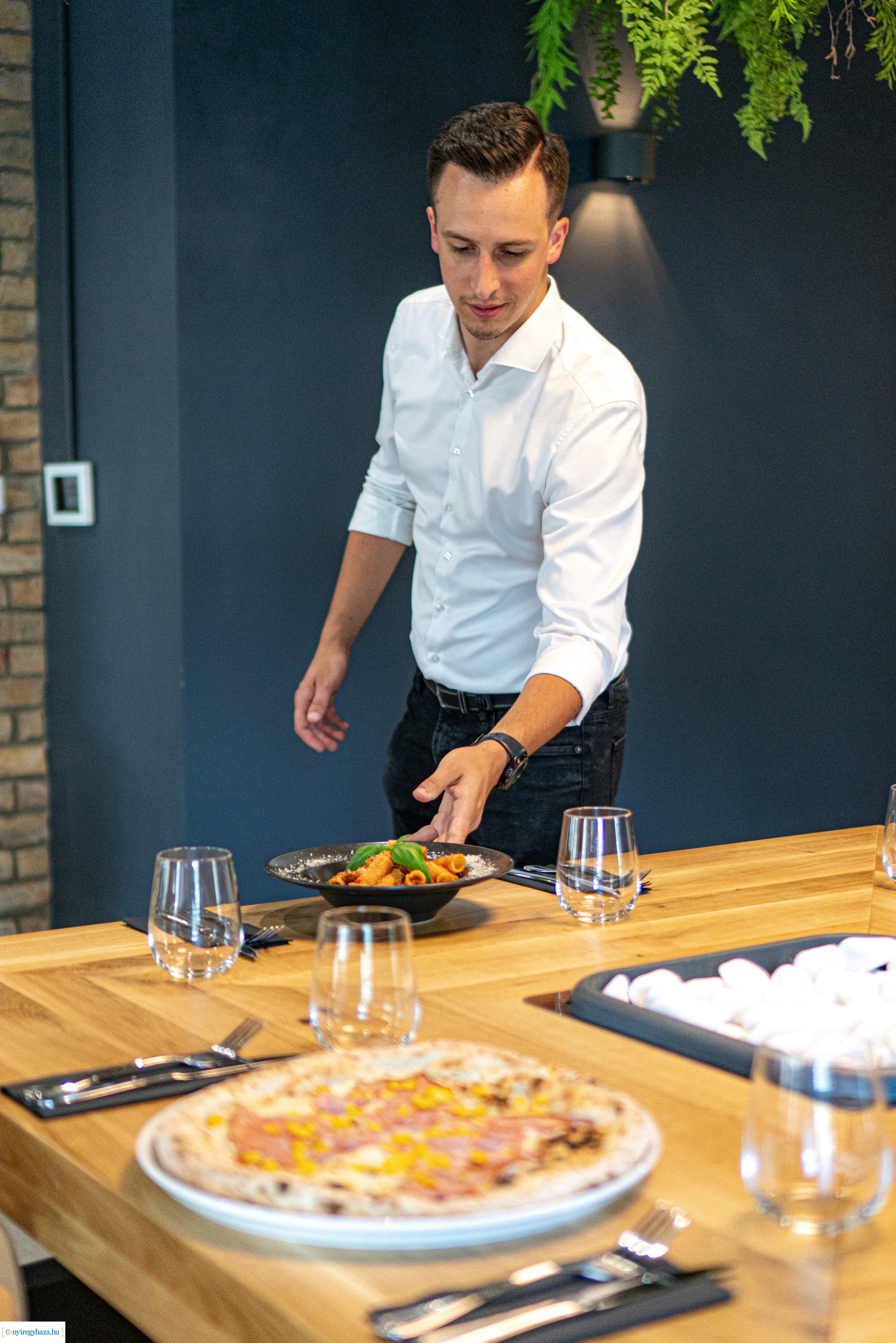 Kulturális feltöltődés és olasz ízek Nyíregyházán, a Neapolis Pizzériában