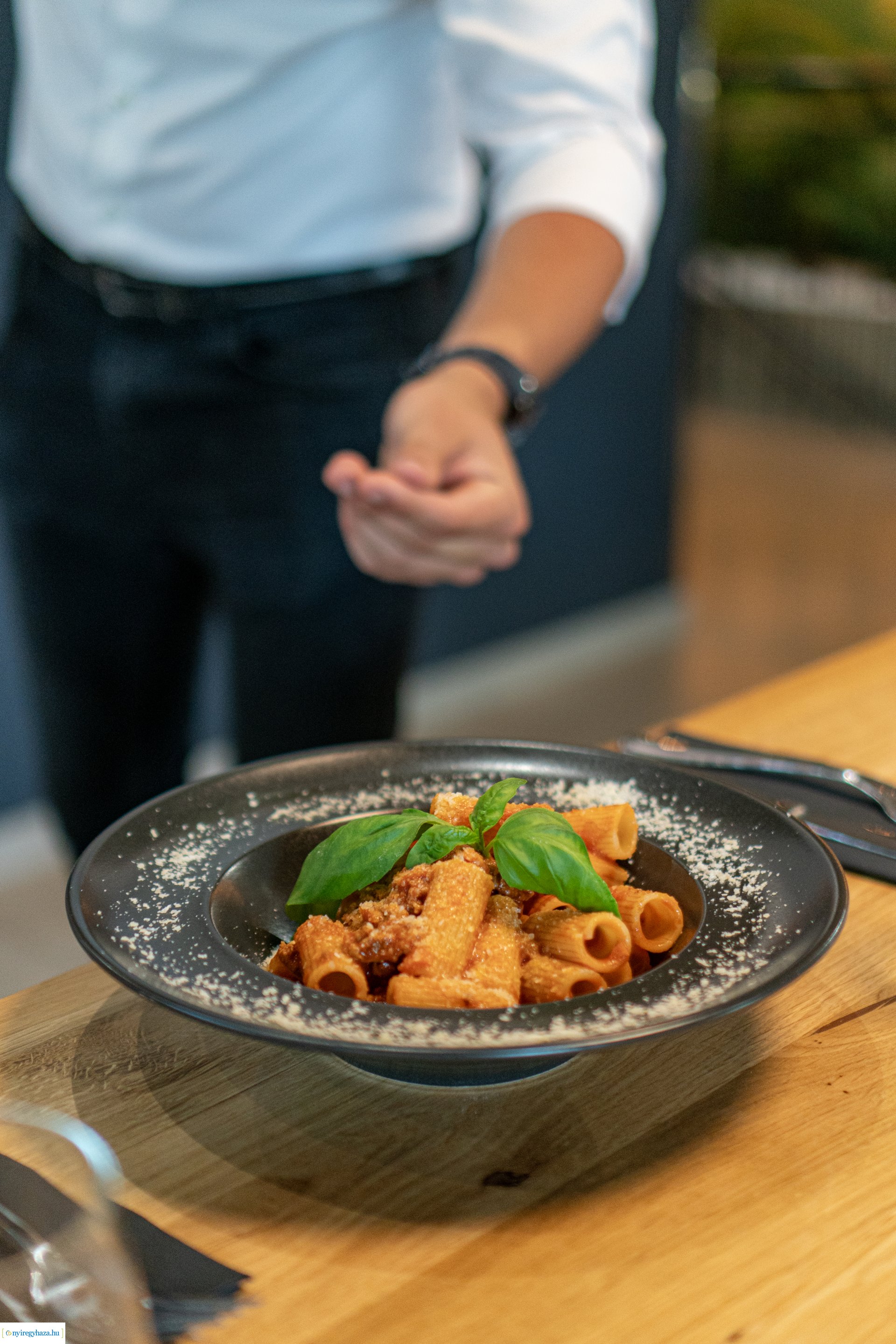 Kulturális feltöltődés és olasz ízek Nyíregyházán, a Neapolis Pizzériában