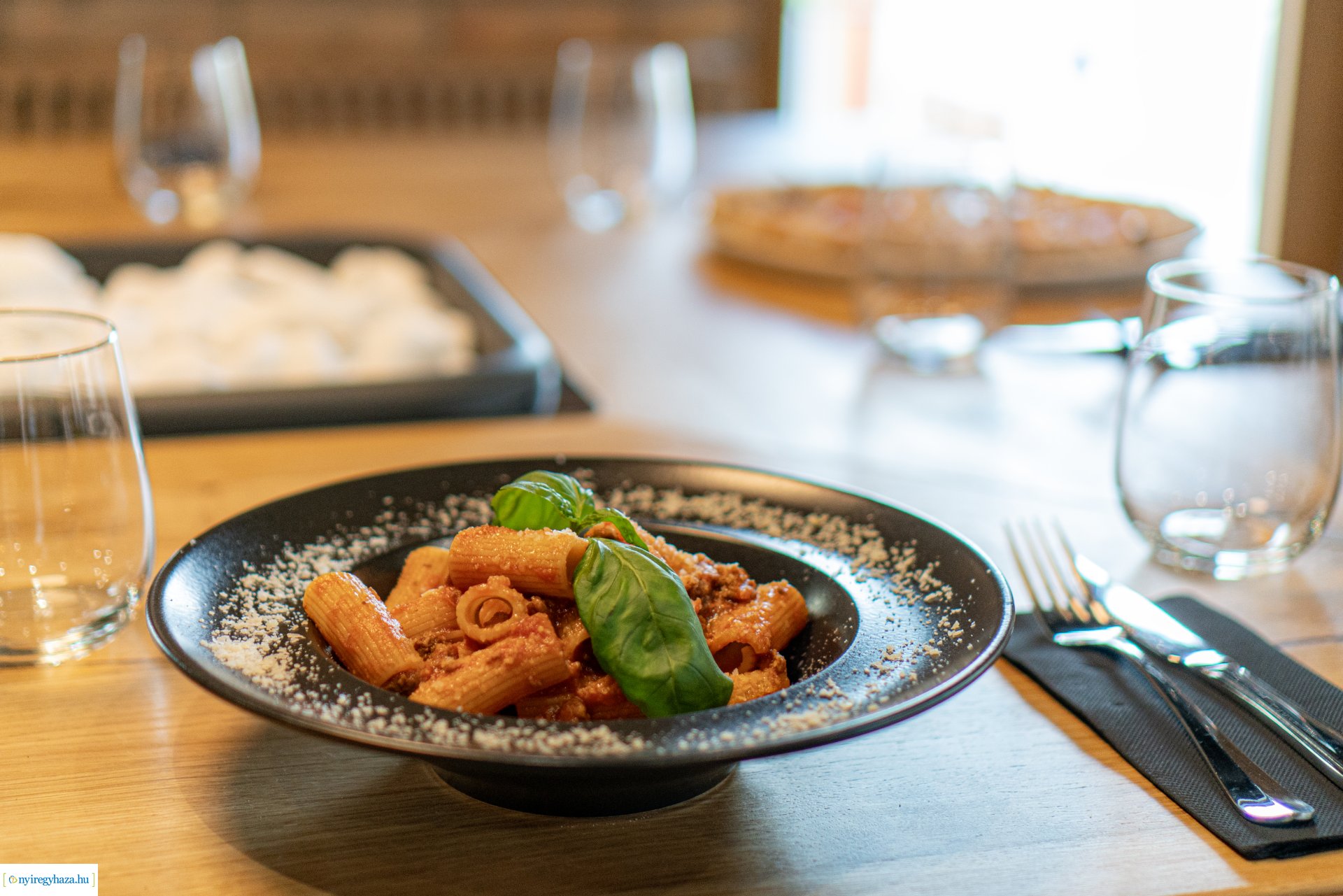 Kulturális feltöltődés és olasz ízek Nyíregyházán, a Neapolis Pizzériában