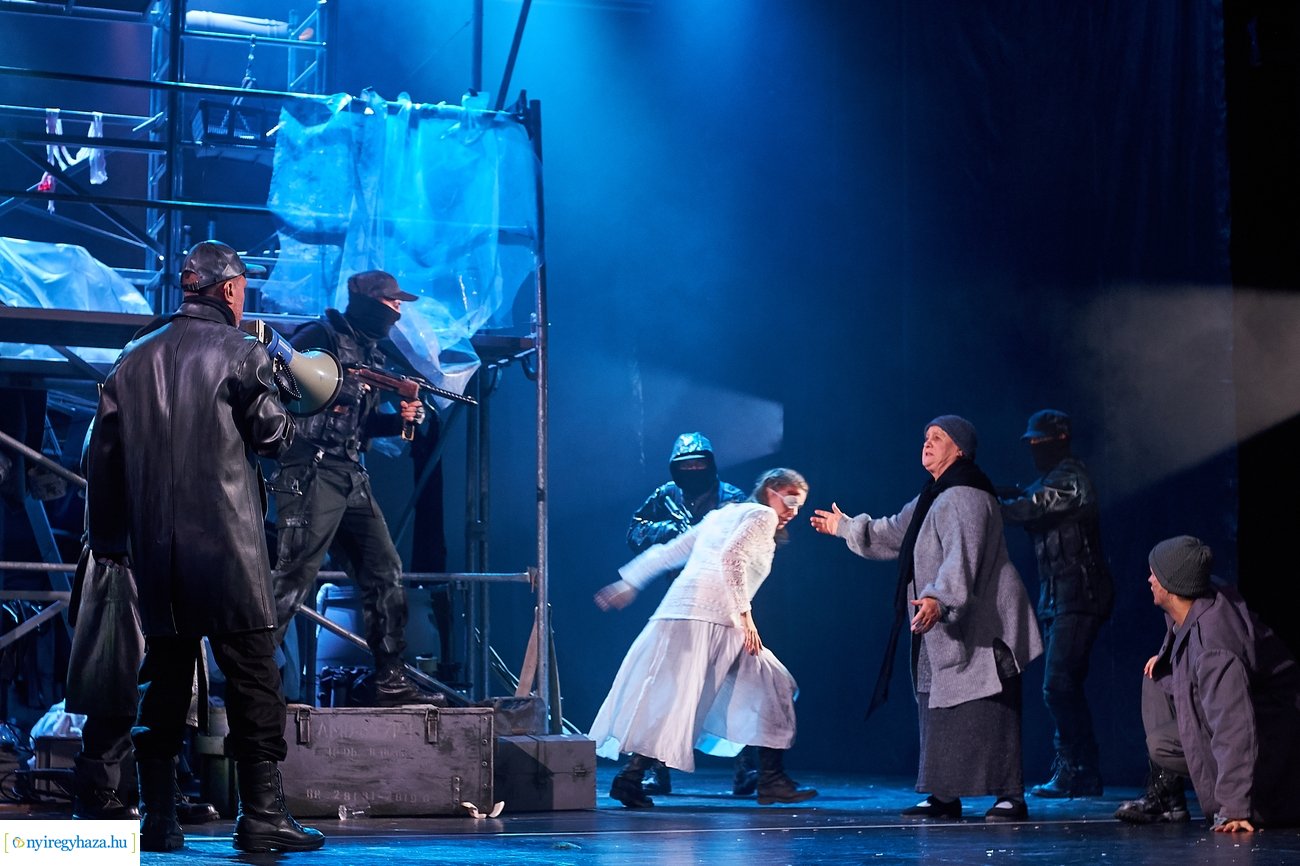 Kurázsi mama és gyermekei