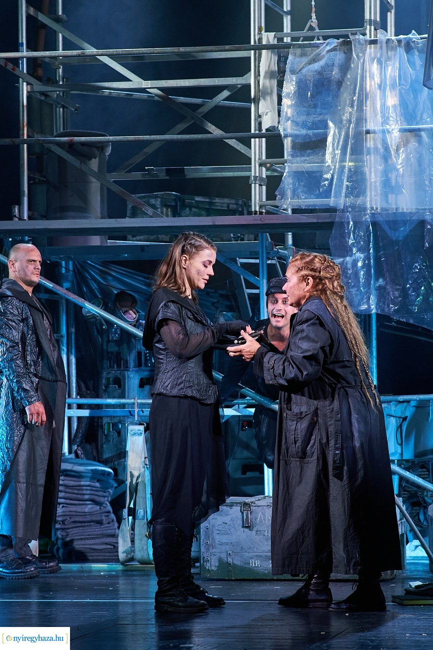 Kurázsi mama és gyermekei