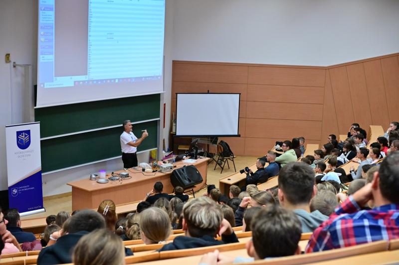 Kutatók Éjszakája az egyetemen 2025 szeptemberében