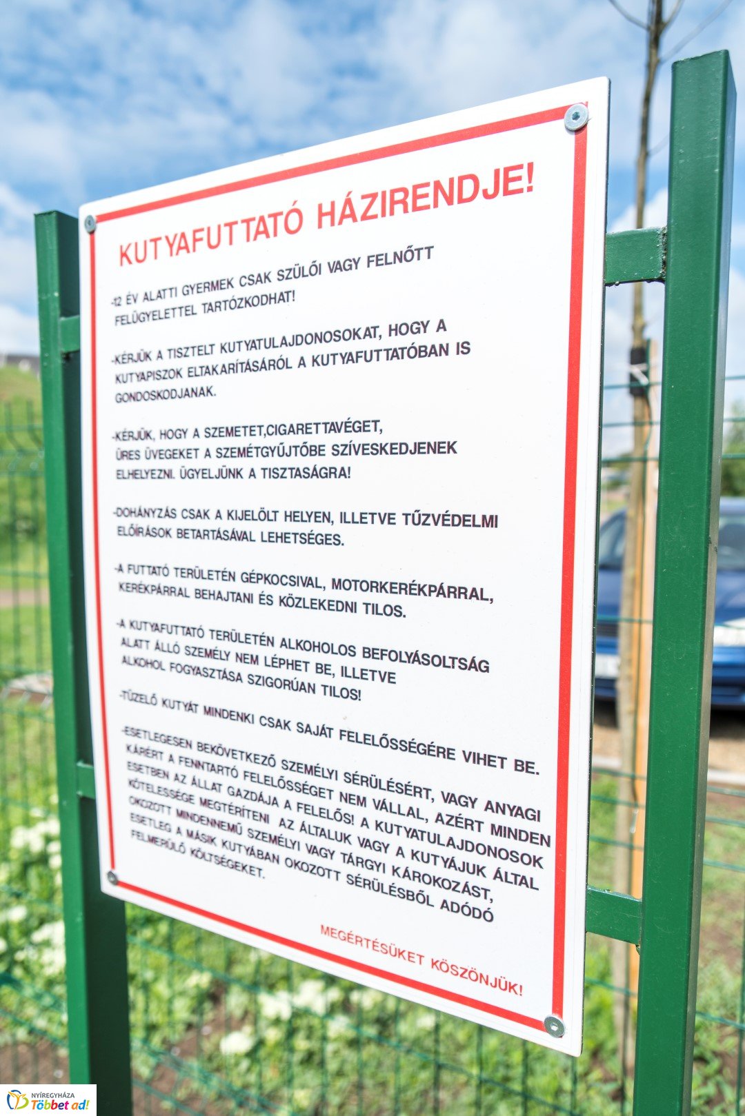 Kutyafuttató átadása a Család utcán