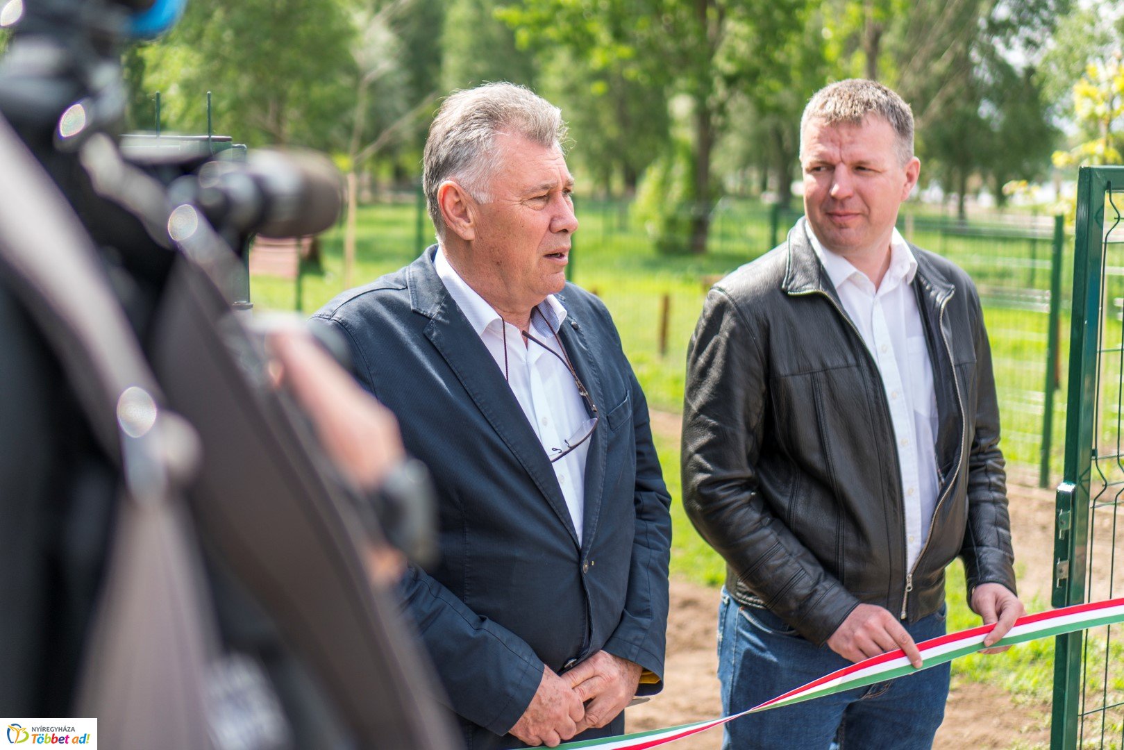 Kutyafuttató átadása a Család utcán