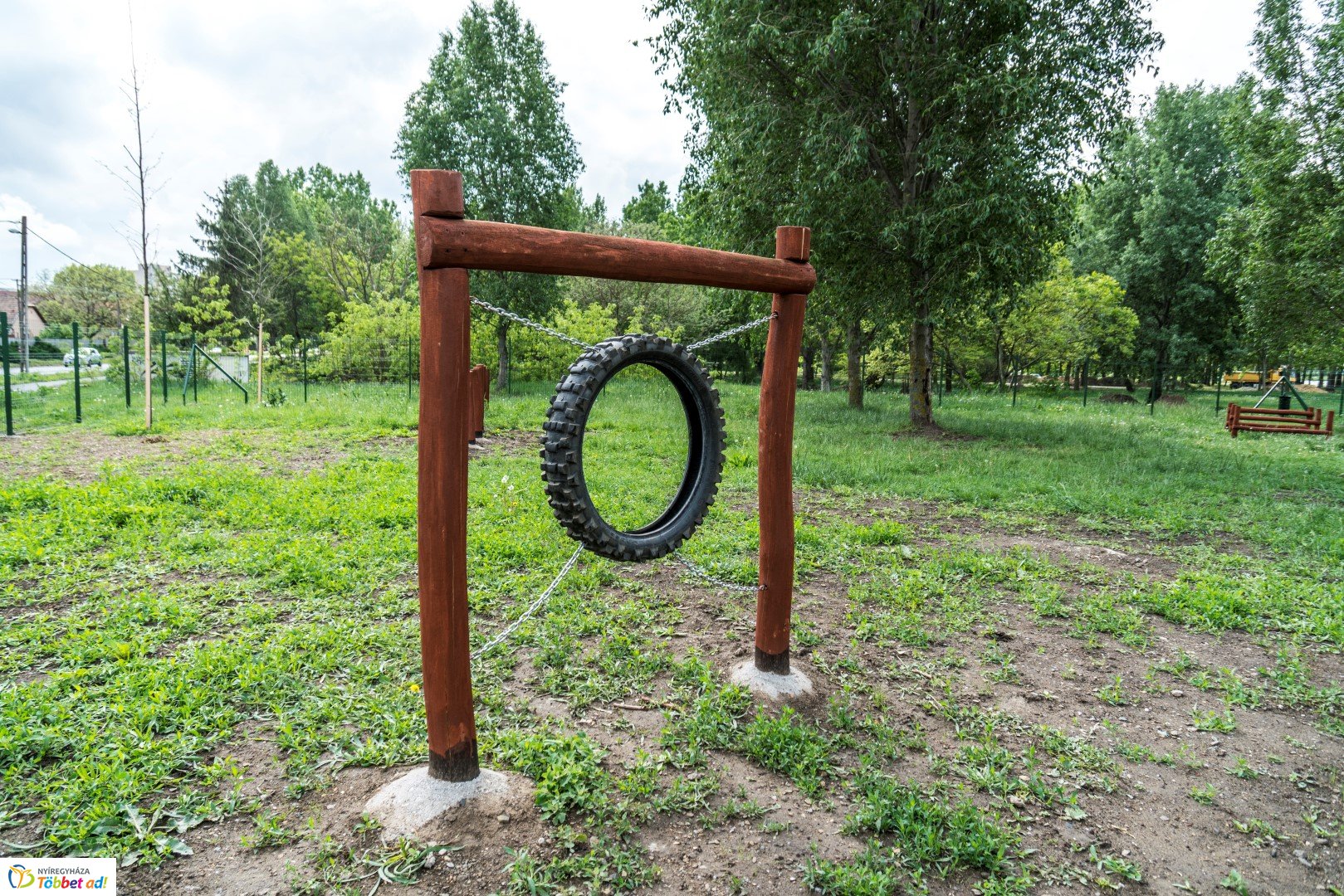 Kutyafuttató átadása a Család utcán