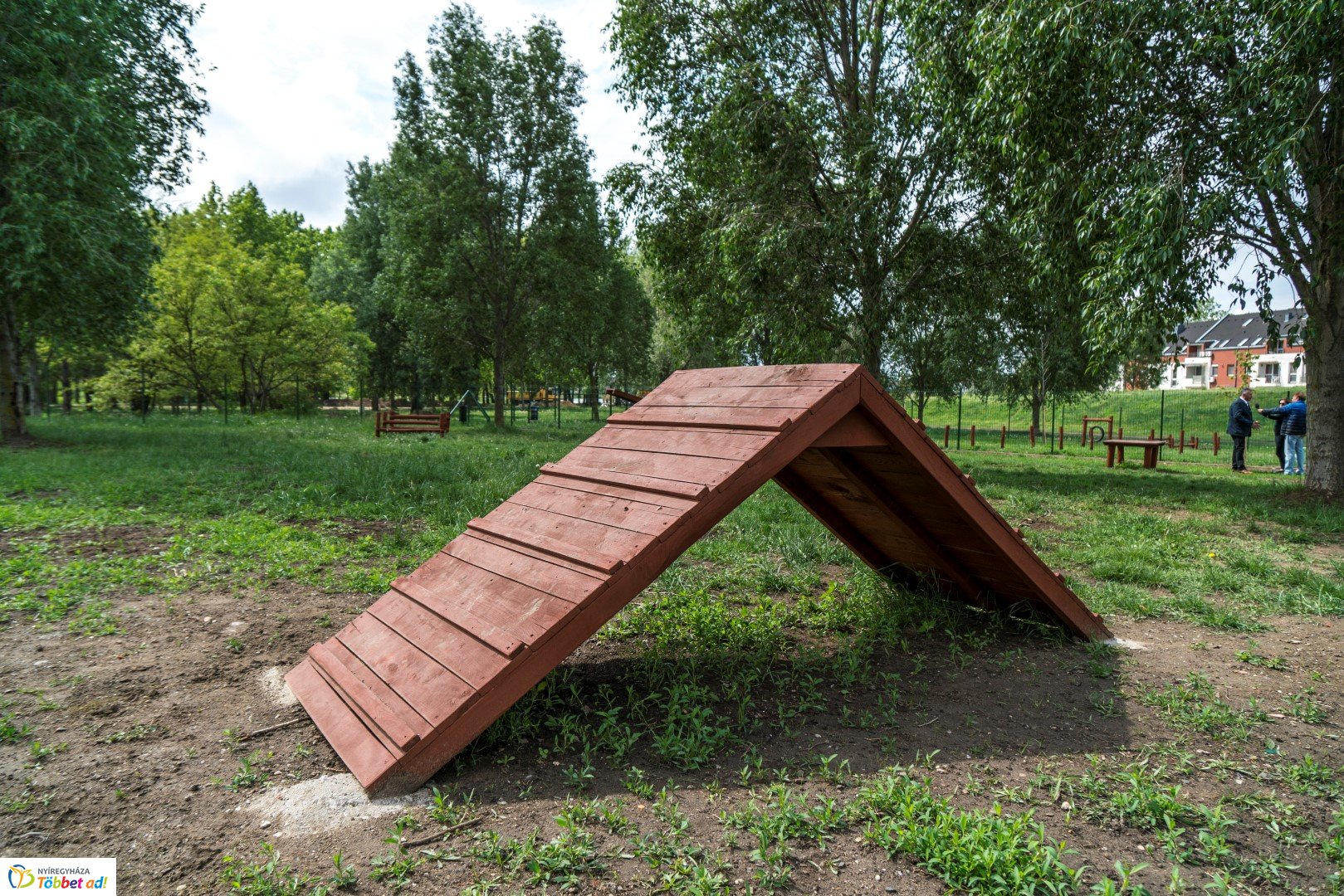 Kutyafuttató átadása a Család utcán