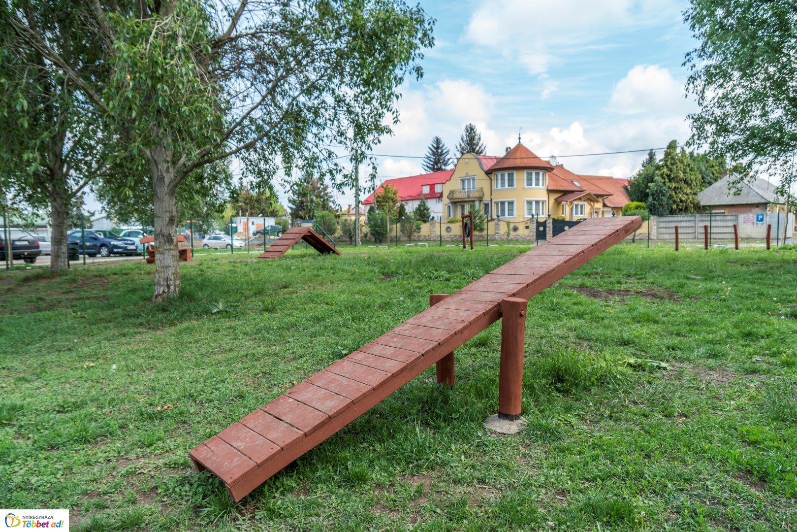 Kutyafuttató átadása a Család utcán