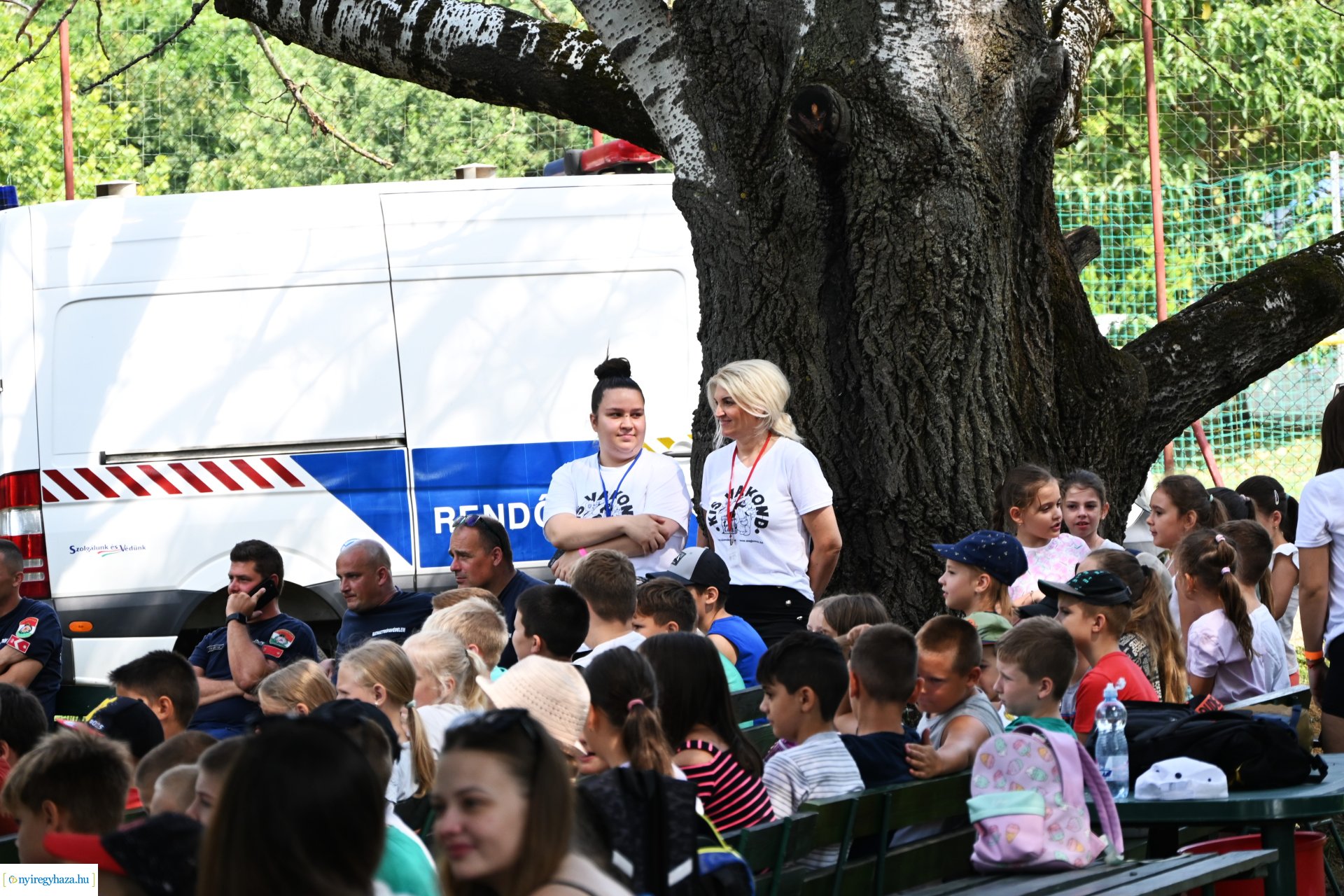 Kutyás rendőrségi bemutató a Kisvakond táborban