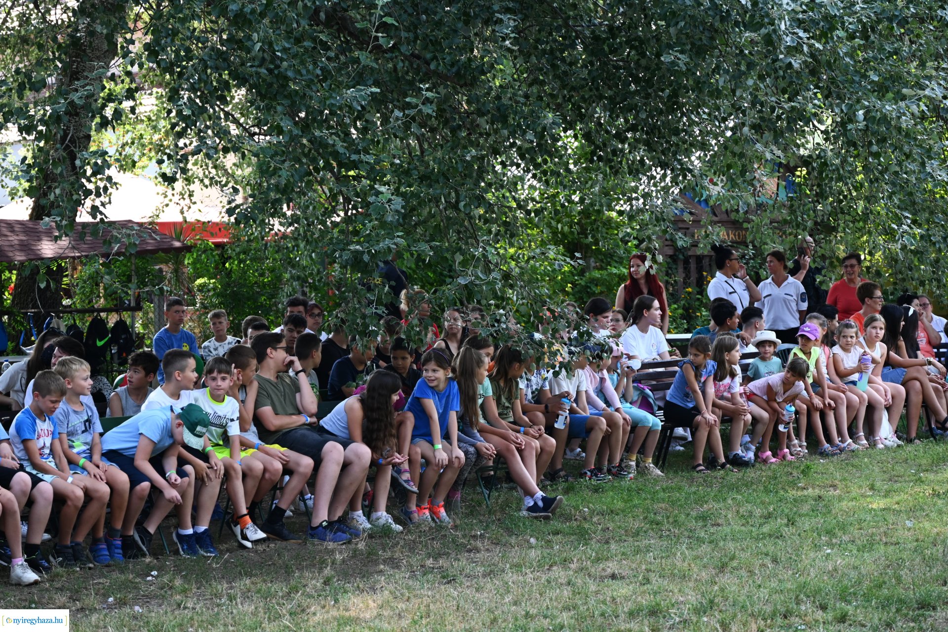 Kutyás rendőrségi bemutató a Kisvakond táborban