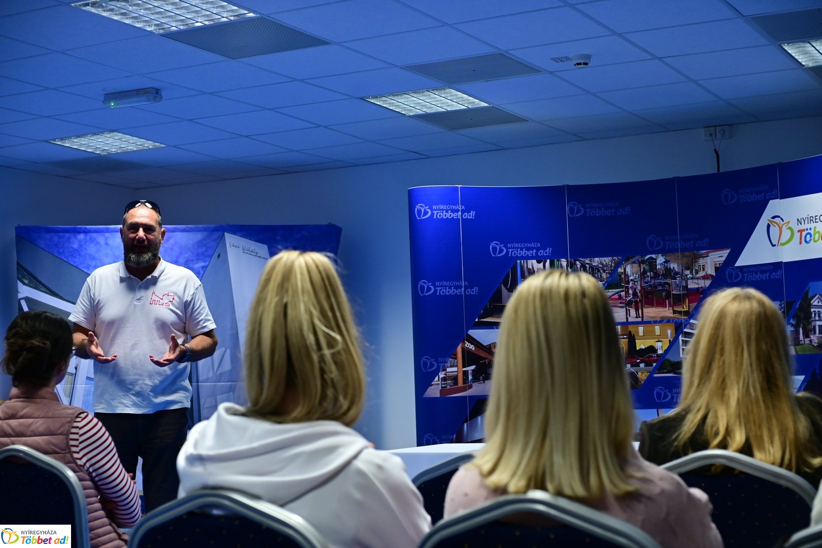 Kutyázz Nyíregyháza! - előadás a kulturális központban