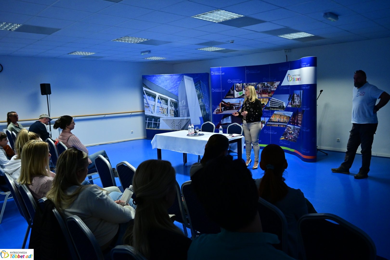 Kutyázz Nyíregyháza! - előadás a kulturális központban