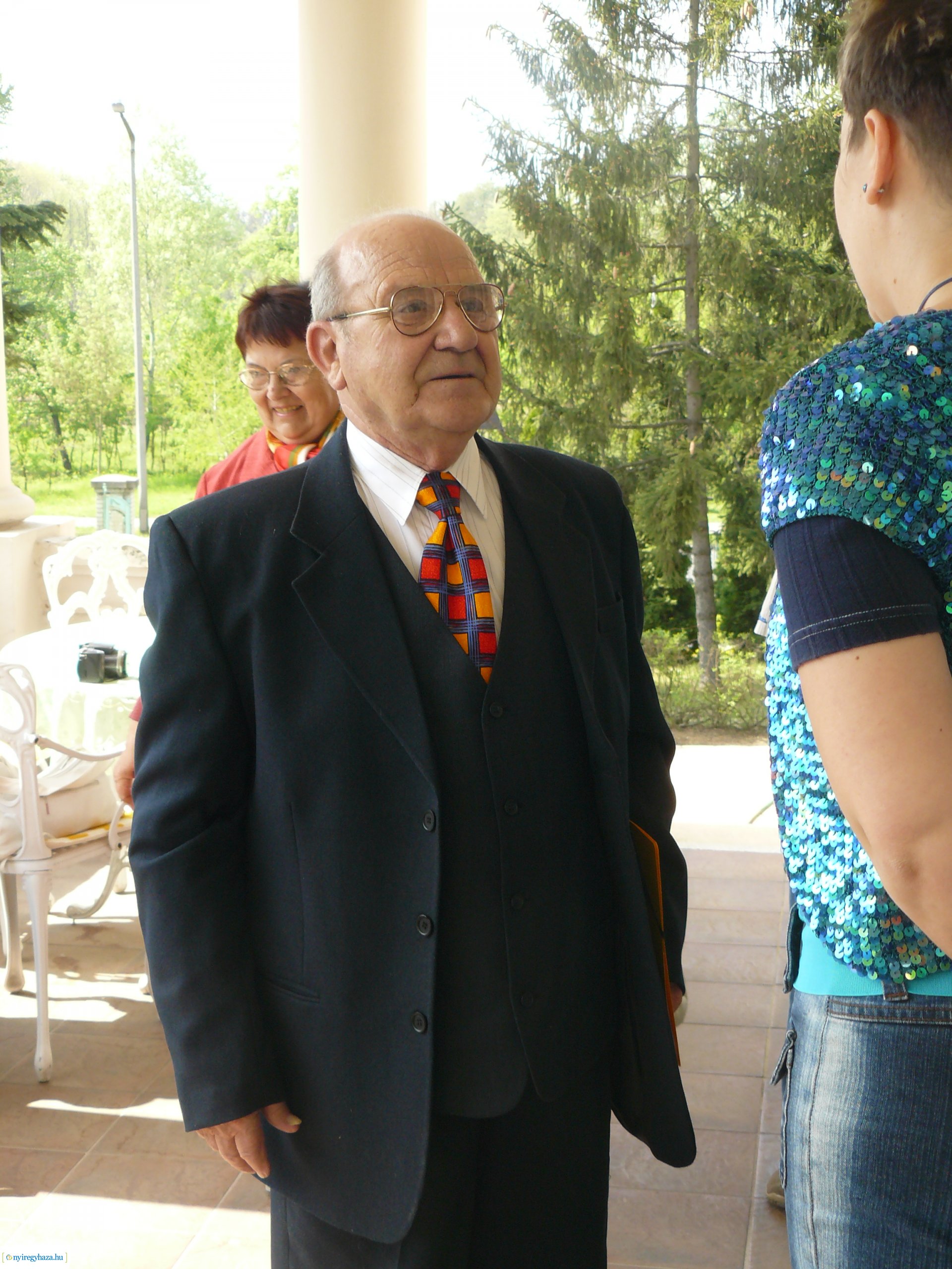 L. Tóth László emlékére