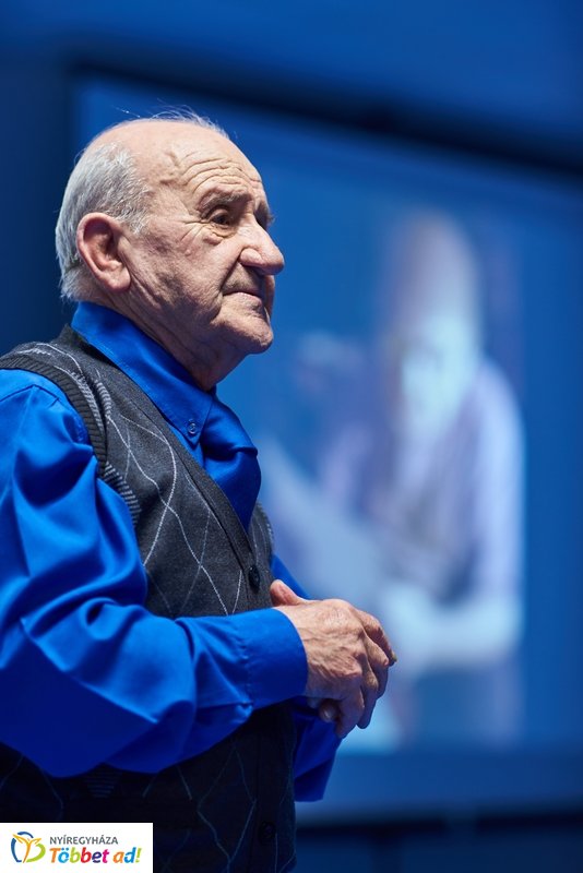 L. Tóth László köszöntése