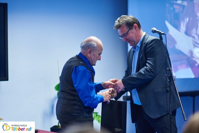 L. Tóth László köszöntése