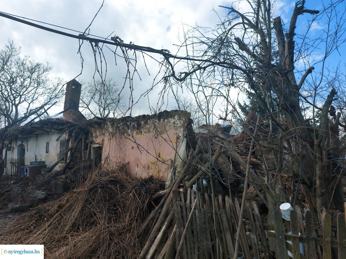 Lakatlan ház égett