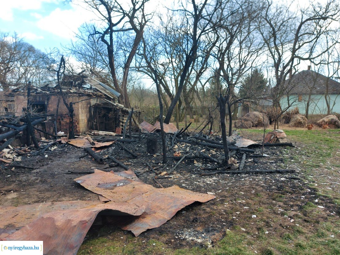 Lakatlan ház égett