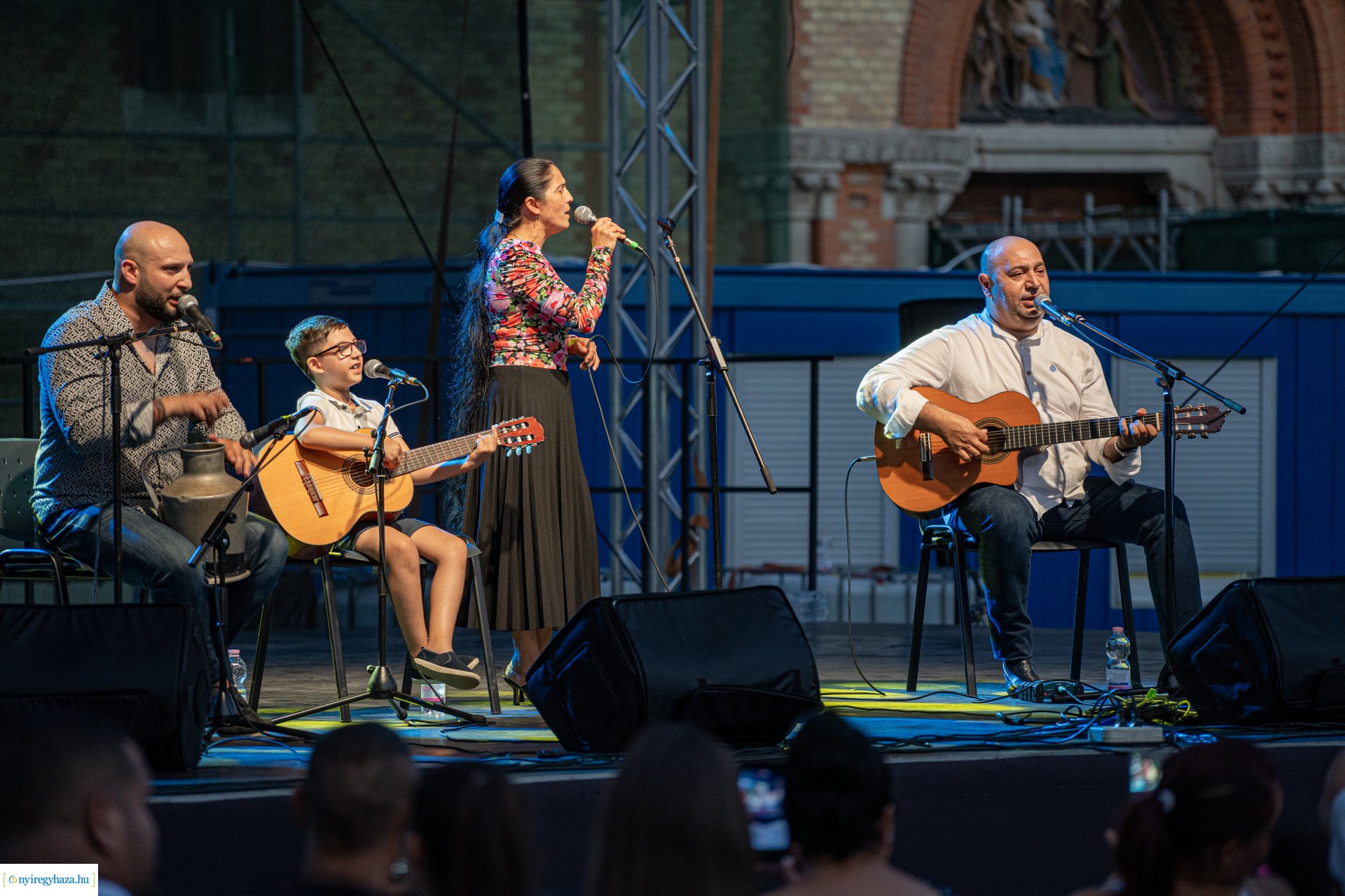 Lakatos Mónika FolkTrió a Kossuth téren