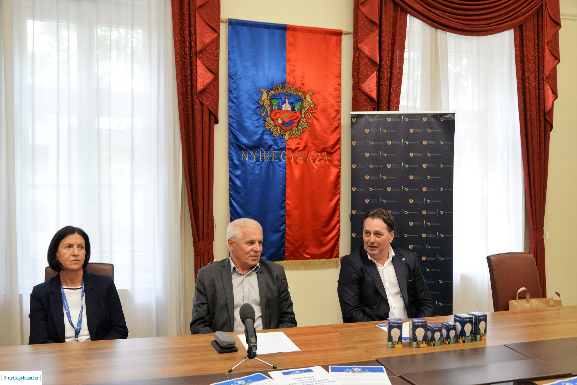 Lakossági ingyenes LED-csereprogram - sajtótájékoztató