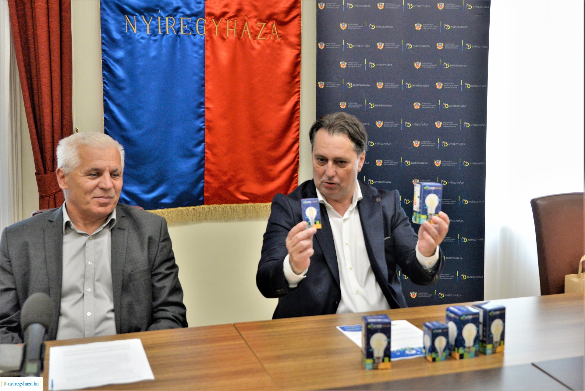 Lakossági ingyenes LED-csereprogram - sajtótájékoztató